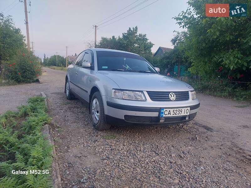 Седан Volkswagen Passat 1998 в Балте