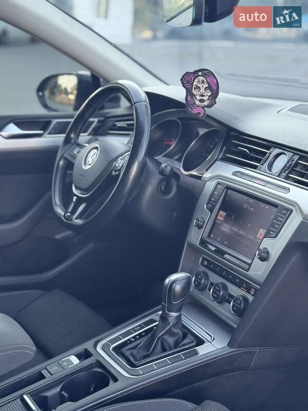 Універсал Volkswagen Passat 2016 в Хмельницькому