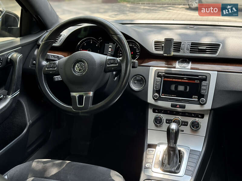 Седан Volkswagen Passat 2013 в Киеве фото 36 Седан Volkswagen Passat 2013 в Киеве