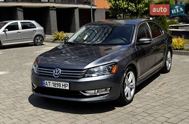 Седан Volkswagen Passat 2013 в Івано-Франківську