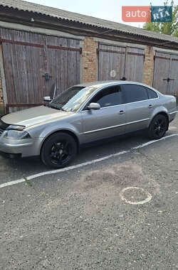 Седан Volkswagen Passat 2003 в Чигирину