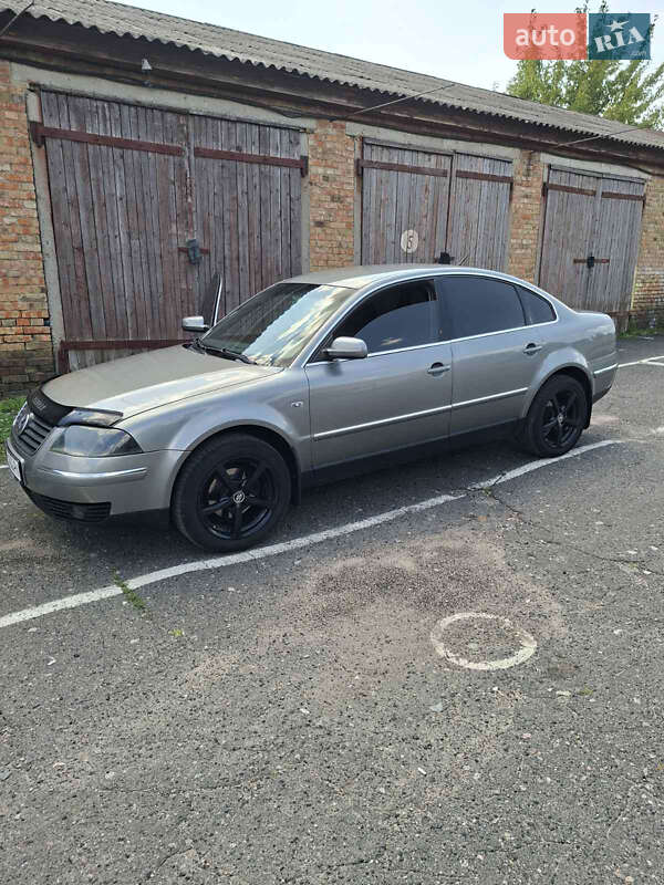Седан Volkswagen Passat 2003 в Чигирину