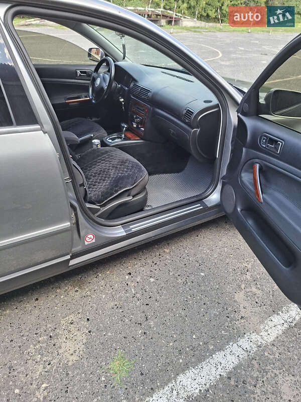 Седан Volkswagen Passat 2003 в Чигирину