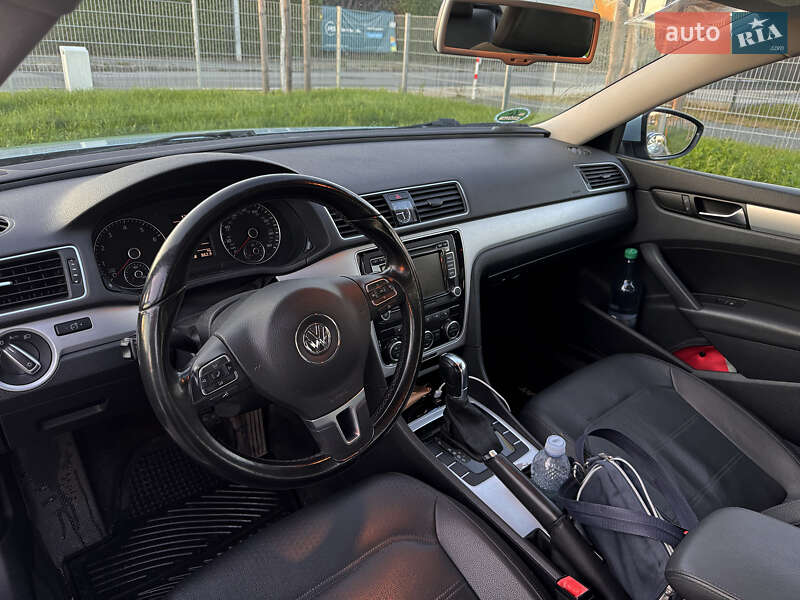 Седан Volkswagen Passat 2012 в Киеве