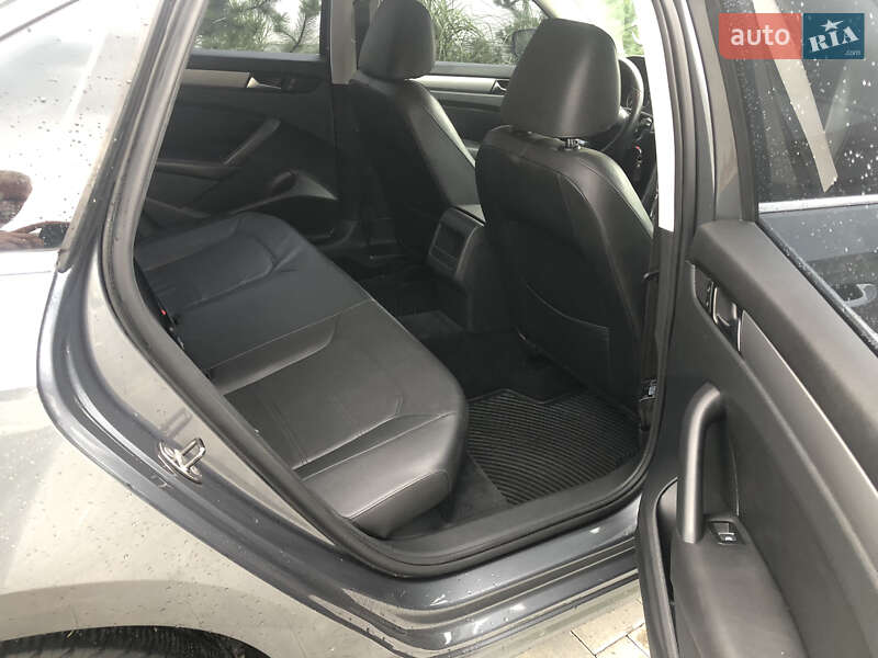 Седан Volkswagen Passat 2014 в Луцьку