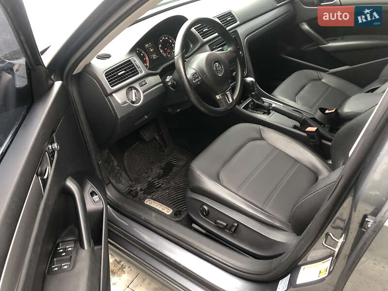 Седан Volkswagen Passat 2014 в Луцьку