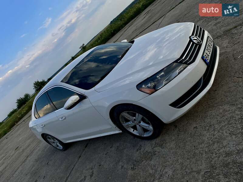 Седан Volkswagen Passat 2012 в Александровке