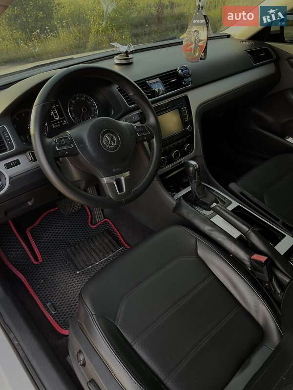 Седан Volkswagen Passat 2012 в Александровке