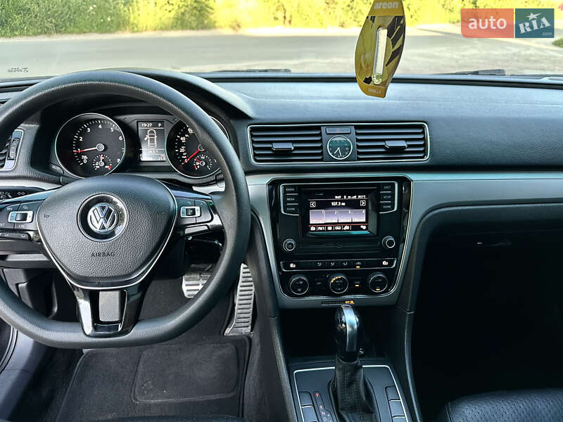 Седан Volkswagen Passat 2016 в Шостці