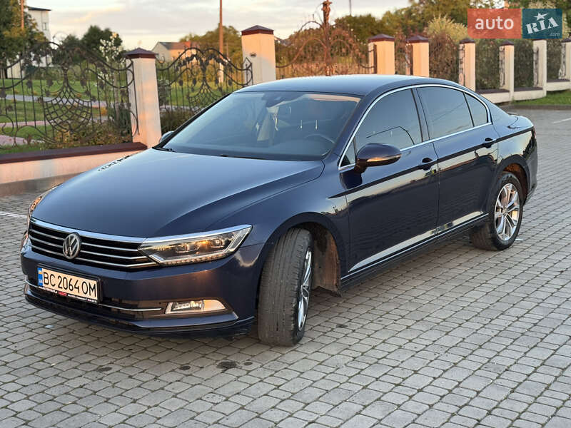 Седан Volkswagen Passat 2015 в Львове
