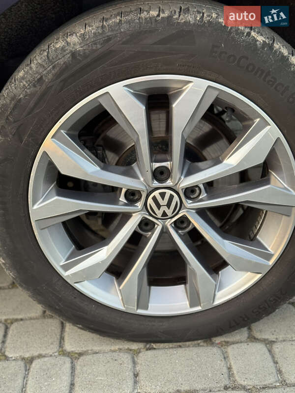 Седан Volkswagen Passat 2015 в Львове