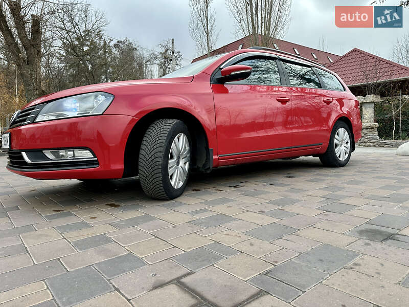 Универсал Volkswagen Passat 2011 в Николаеве