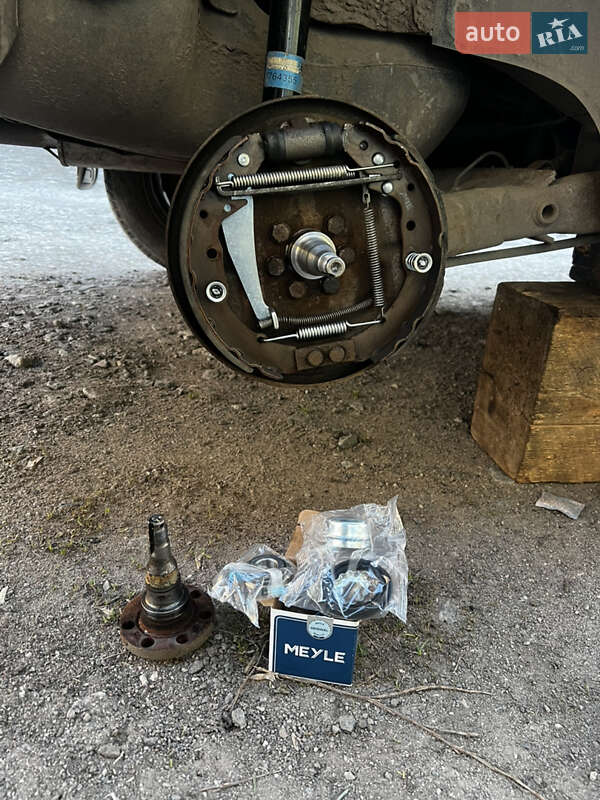 Седан Volkswagen Passat 1989 в Кривому Розі