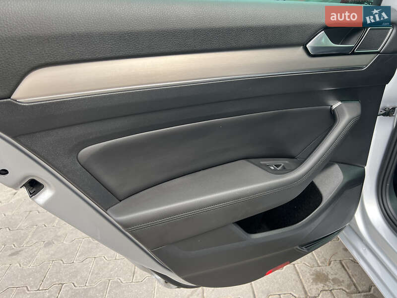 Универсал Volkswagen Passat 2019 в Брошневе-Осаде