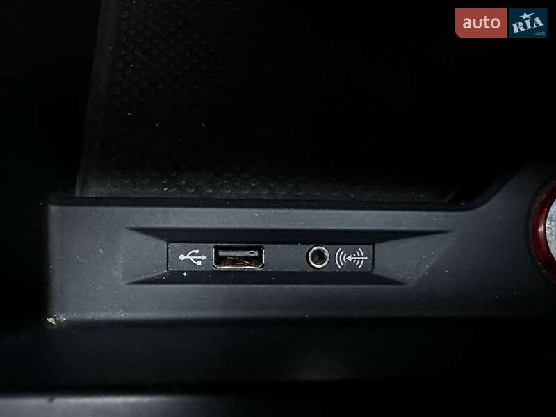 Седан Volkswagen Passat 2017 в Ивано-Франковске