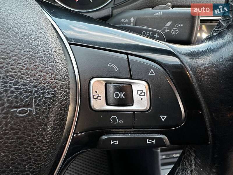 Седан Volkswagen Passat 2017 в Ивано-Франковске