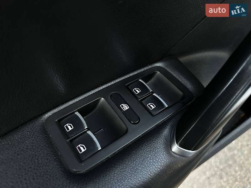 Седан Volkswagen Passat 2017 в Ивано-Франковске