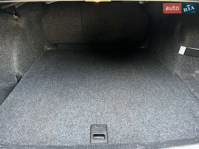 Седан Volkswagen Passat 2017 в Ивано-Франковске