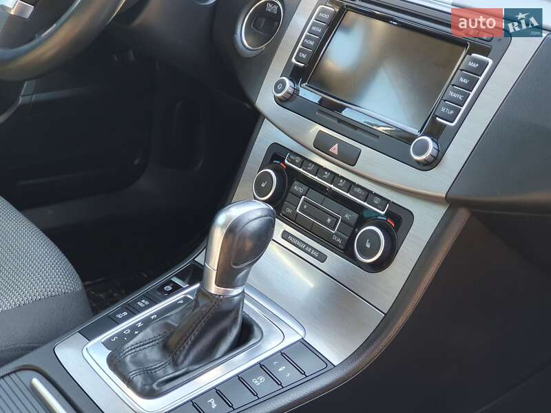 Универсал Volkswagen Passat 2011 в Луцке фото 11 Универсал Volkswagen Passat 2011 в Луцке