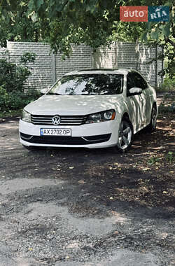 Седан Volkswagen Passat 2012 в Харкові