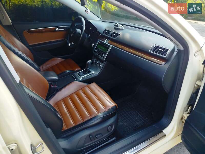 Универсал Volkswagen Passat 2013 в Умани
