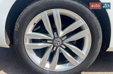 Седан Volkswagen Passat 2015 в 