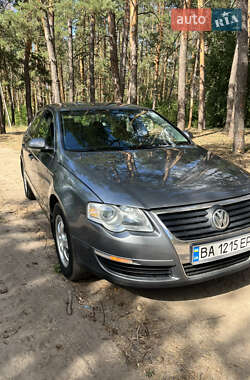 Седан Volkswagen Passat 2005 в Кропивницком