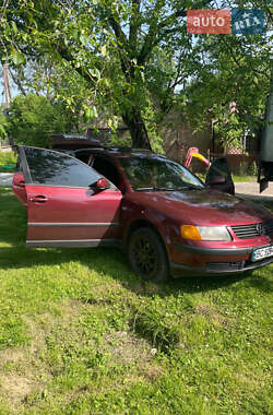 Седан Volkswagen Passat 1997 в Бобрке
