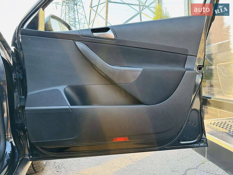 Универсал Volkswagen Passat 2009 в Харькове