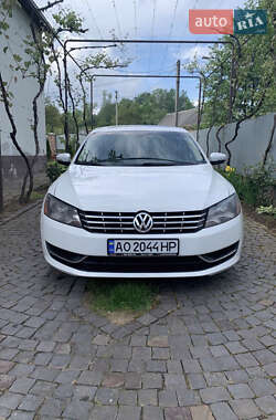 Седан Volkswagen Passat 2014 в Мукачево
