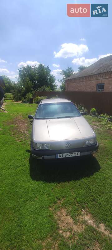 Седан Volkswagen Passat 1992 в Переяславе
