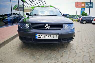 Седан Volkswagen Passat 1998 в Умани