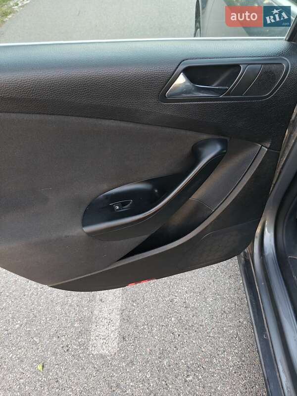 Універсал Volkswagen Passat 2008 в Солоному