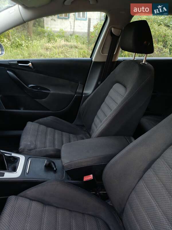 Універсал Volkswagen Passat 2008 в Солоному