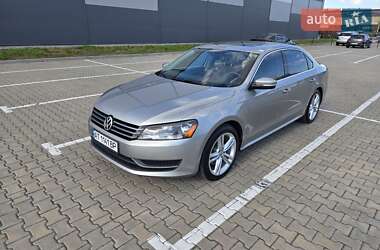 Седан Volkswagen Passat 2013 в Ивано-Франковске