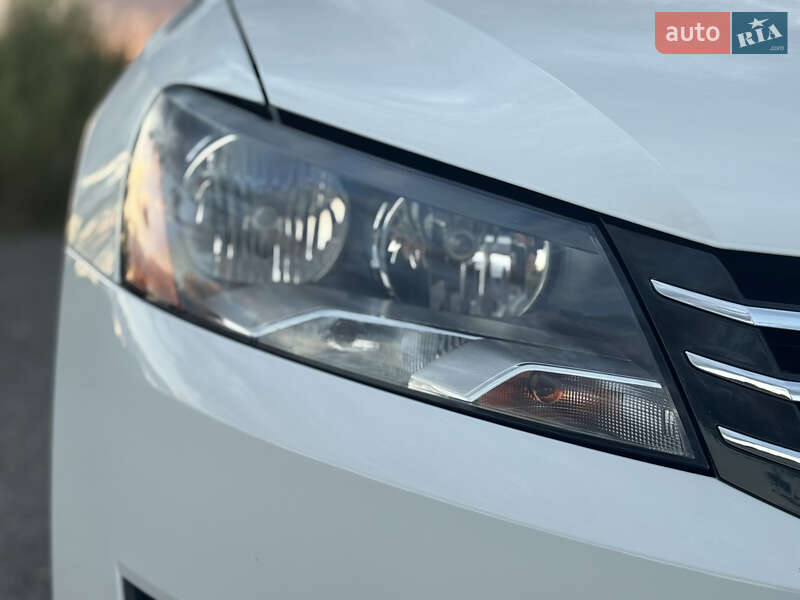 Седан Volkswagen Passat 2015 в Дрогобыче