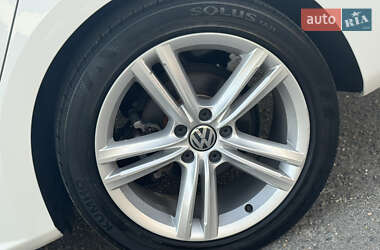Седан Volkswagen Passat 2015 в 