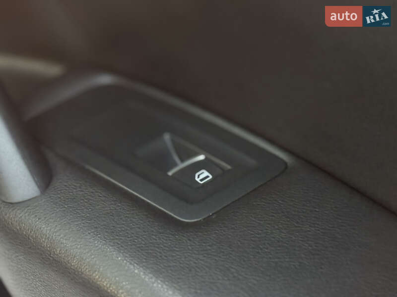 Седан Volkswagen Passat 2015 в Дрогобыче