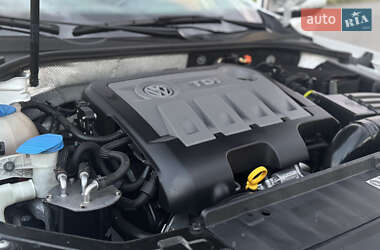 Седан Volkswagen Passat 2015 в 