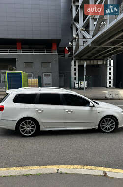 Універсал Volkswagen Passat 2010 в 