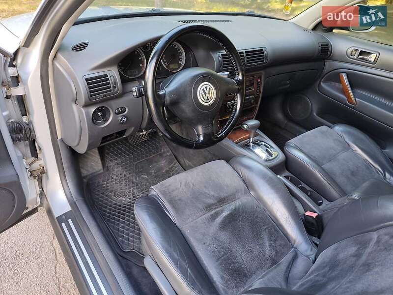 Седан Volkswagen Passat 2004 в Дніпрі
