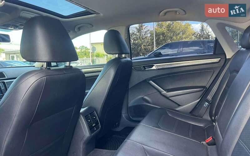 Седан Volkswagen Passat 2015 в Ивано-Франковске