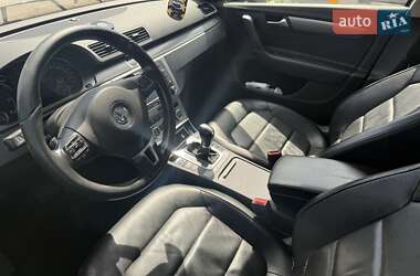 Універсал Volkswagen Passat 2013 в 