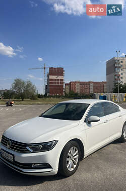 Седан Volkswagen Passat 2018 в Запорожье