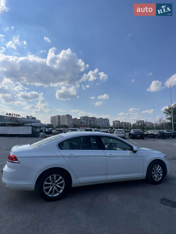 Седан Volkswagen Passat 2018 в Запоріжжі