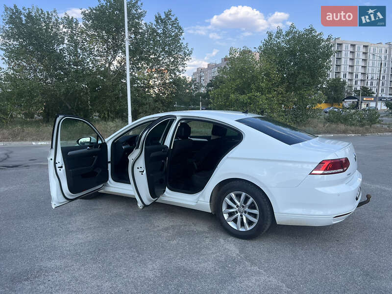 Седан Volkswagen Passat 2018 в Запоріжжі