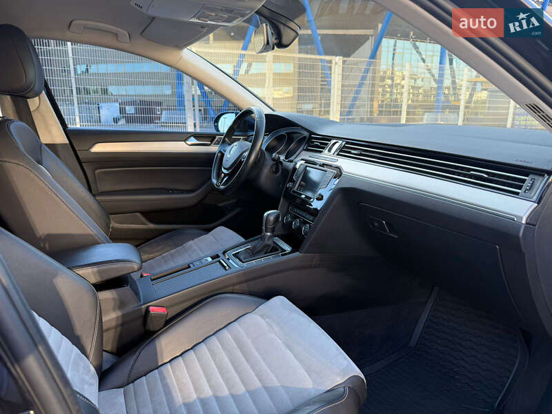 Универсал Volkswagen Passat 2015 в Харькове
