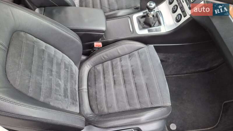Универсал Volkswagen Passat 2008 в Ровно