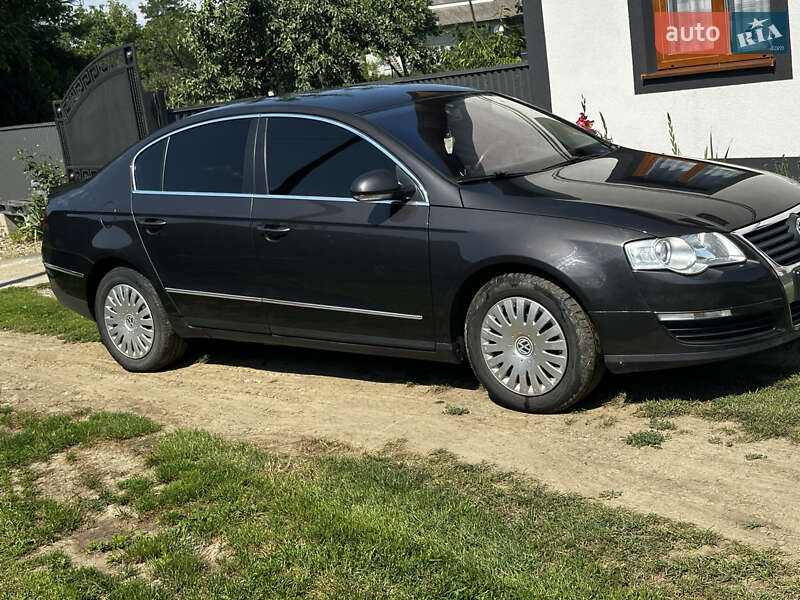Седан Volkswagen Passat 2006 в Вашковцах