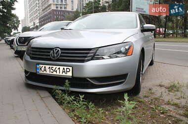 Седан Volkswagen Passat 2013 в Киеве